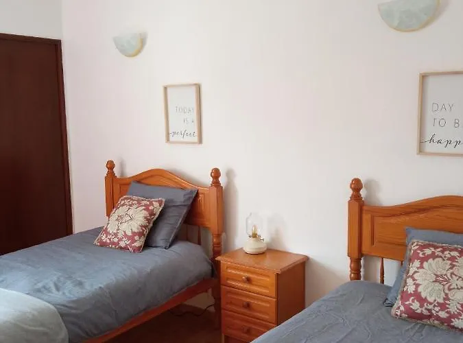 Cozy Apartment Oura Beach